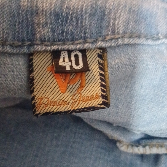 VO JEANS Blue Ankle Cropped Distressed Jeans - Picture 12 of 14